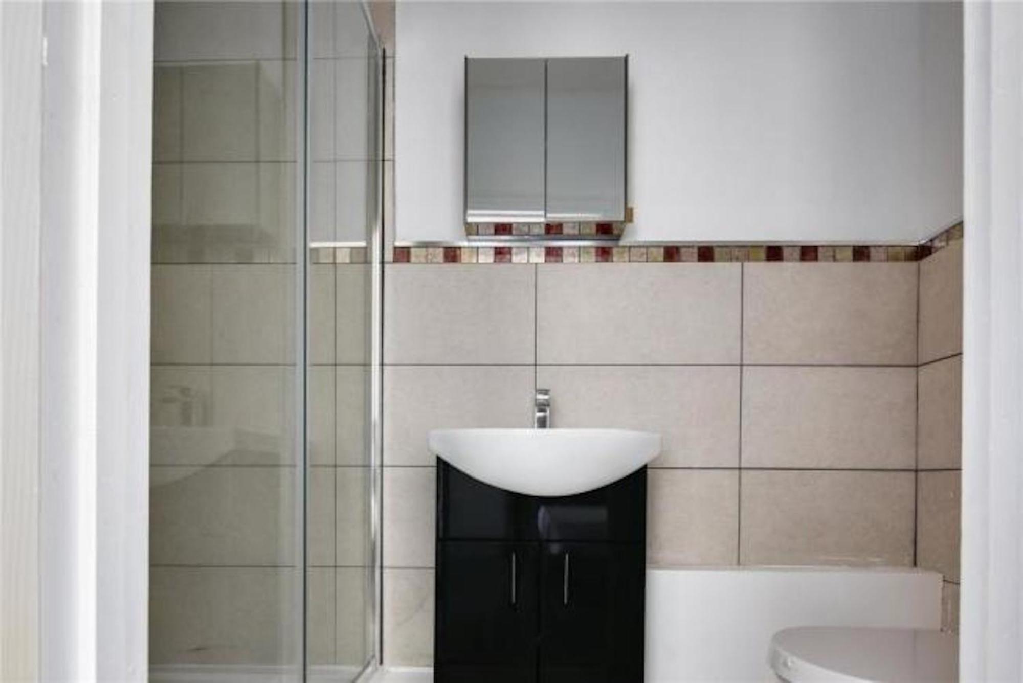 Ferienhaus Limehouse Townhomes Modern 4-bedroom, 3-bathroom Townhome With A Private Garden *