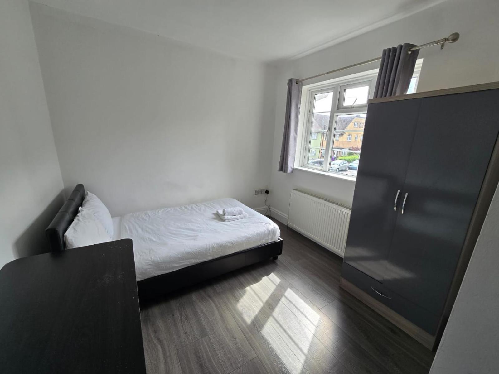 Limehouse Townhomes Modern 4-bedroom, 3-bathroom Townhome With A Private Garden Ferienhaus London